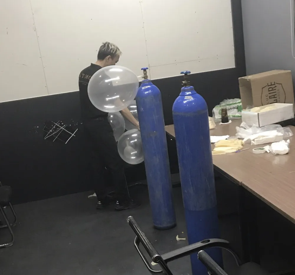 Bình khí cười Bình khí cười