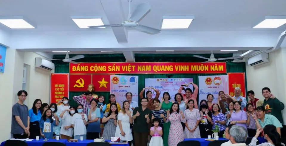 Các gia đình cùng hát vang ca khúc &quot;Cả nhà thương nhau&quot;