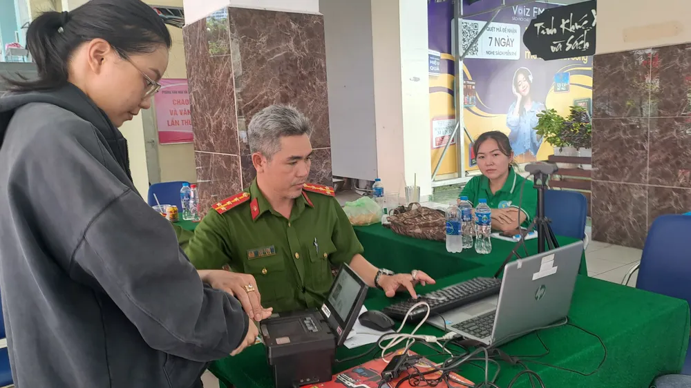 Hướng dẫn, hỗ trợ đăng ký sử dụng tài khoản định danh điện tử mức độ 2 Hướng dẫn, hỗ trợ đăng ký sử dụng tài khoản định danh điện tử mức độ 2