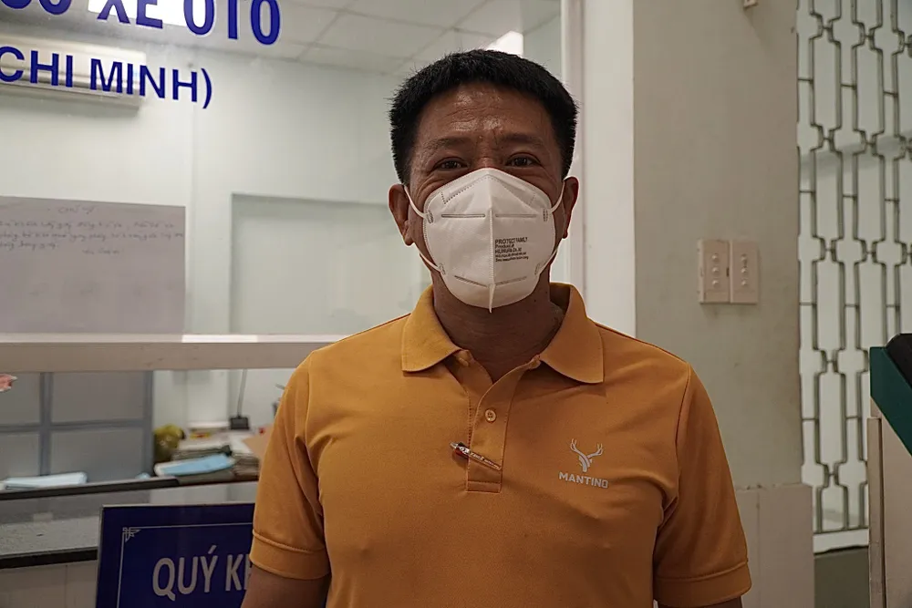 Ông Quân chia sẻ về việc làm thủ tục sang tên. Ảnh: CHÍ THẠCH