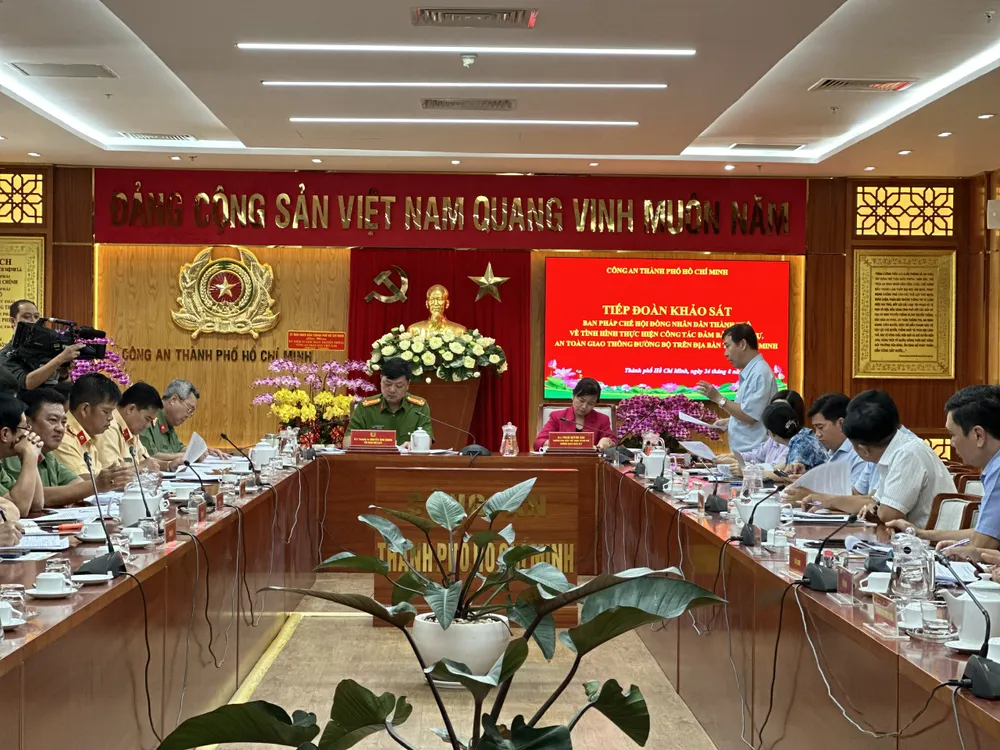 Quang cảnh buổi giám sát. Ảnh: CHÍ THẠCH Quang cảnh buổi giám sát. Ảnh: CHÍ THẠCH