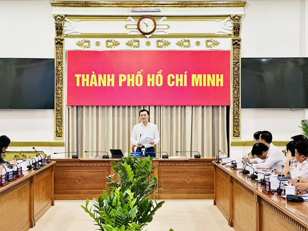Phó Chủ tịch UBND TPHCM Bùi Xuân Cường phát biểu chỉ đạo tại buổi giám sát. Ảnh: CHÍ THẠCH Phó Chủ tịch UBND TPHCM Bùi Xuân Cường phát biểu chỉ đạo tại buổi giám sát. Ảnh: CHÍ THẠCH