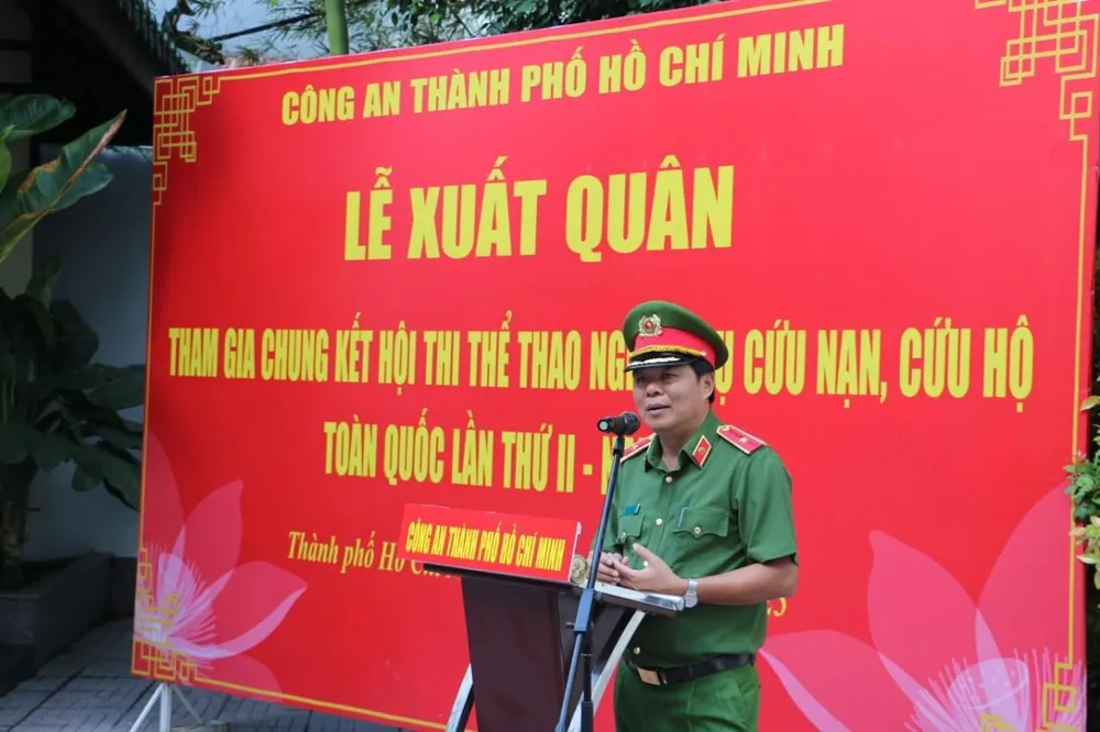 Thiếu tướng Nguyễn Thanh Hưởng, Phó Giám đốc Công an TPHCM phát biểu động viên cán bộ chiến sĩ đội tuyển Thiếu tướng Nguyễn Thanh Hưởng, Phó Giám đốc Công an TPHCM phát biểu động viên cán bộ chiến sĩ đội tuyển