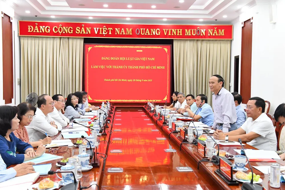 Quang cảnh buổi làm việc. Ảnh: VIỆT DŨNG Quang cảnh buổi làm việc. Ảnh: VIỆT DŨNG
