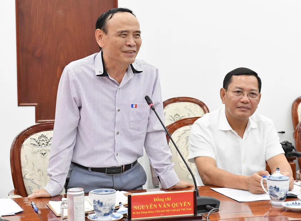 Đồng chí Nguyễn Văn Quyền, Bí thư Đảng đoàn, Chủ tịch Hội Luật gia Việt Nam phát biểu tại buổi làm việc. Ảnh: VIỆT DŨNG Đồng chí Nguyễn Văn Quyền, Bí thư Đảng đoàn, Chủ tịch Hội Luật gia Việt Nam phát biểu tại buổi làm việc. Ảnh: VIỆT DŨNG