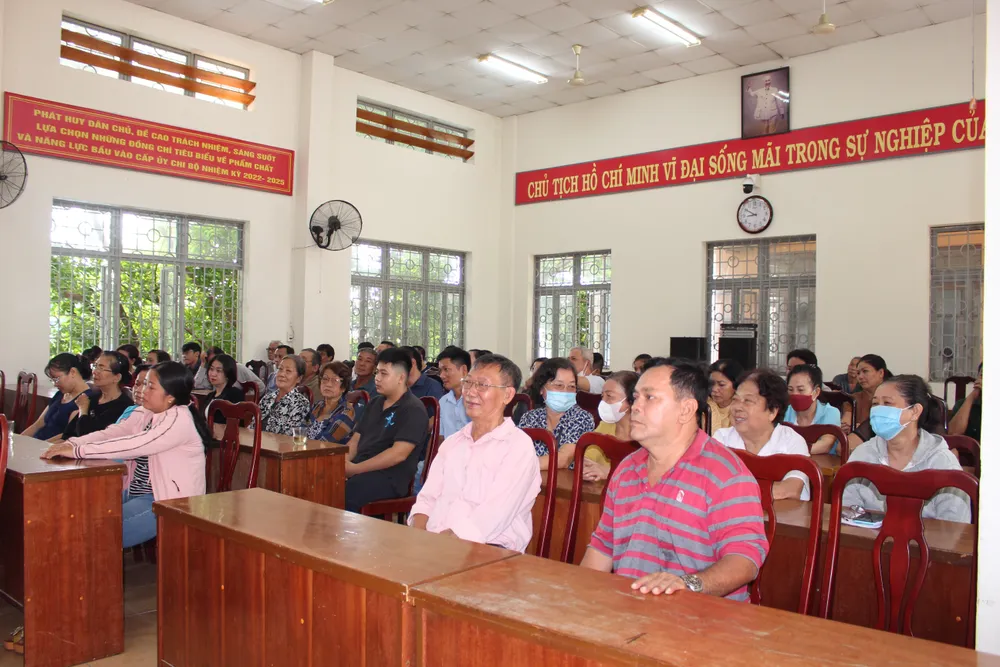 Gần 200 người tham gia buổi tuyên truyền Gần 200 người tham gia buổi tuyên truyền