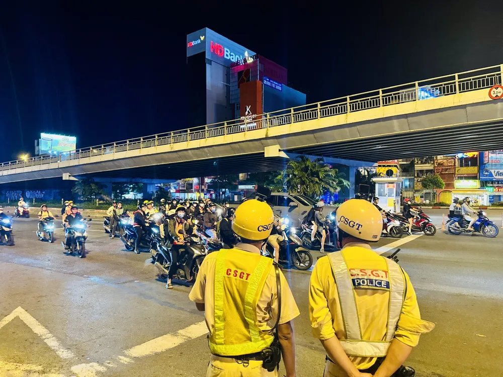 Lực lượng CSGT TPHCM được quán triệt phải xử lý nghiêm đối với tất cả các trường hợp vi phạm nồng độ cồn. Ảnh: CHÍ THẠCH Lực lượng CSGT TPHCM được quán triệt phải xử lý nghiêm đối với tất cả các trường hợp vi phạm nồng độ cồn. Ảnh: CHÍ THẠCH