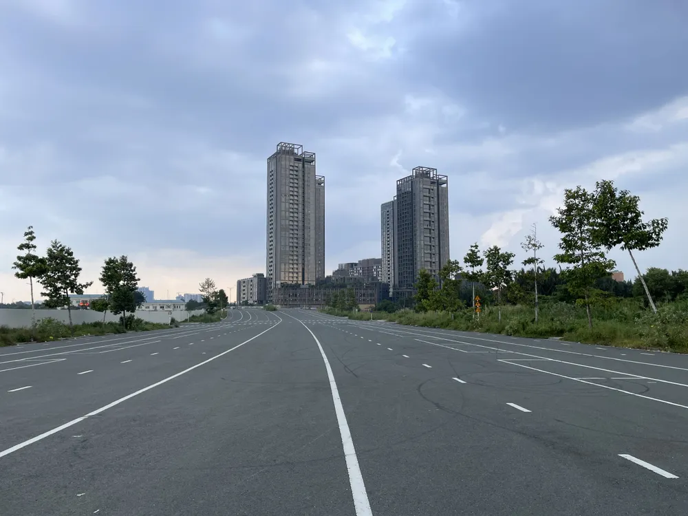 Khu vực này vắng bóng người đi lại. Ảnh: CHÍ THẠCH