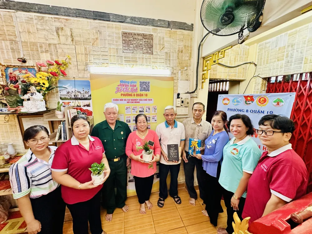 Ra mắt Không gian văn hóa Hồ Chí Minh tại Đình Thần Vĩnh Viễn. Ảnh: CHÍ THẠCH