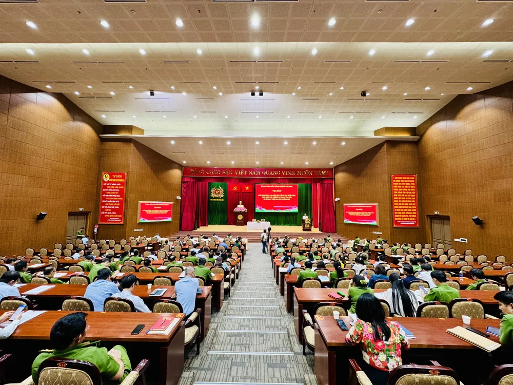 Quang cảnh tọa đàm. Ảnh: THU HOÀI