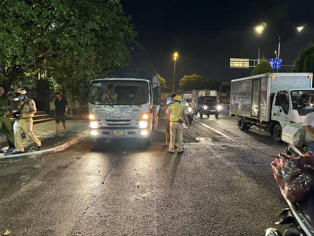 Lực lượng Công an TP Thủ Đức được quán triệt xử lý nghiêm tất cả trường hợp vi phạm theo quan điểm “không có vùng cấm, không ngoại lệ”.