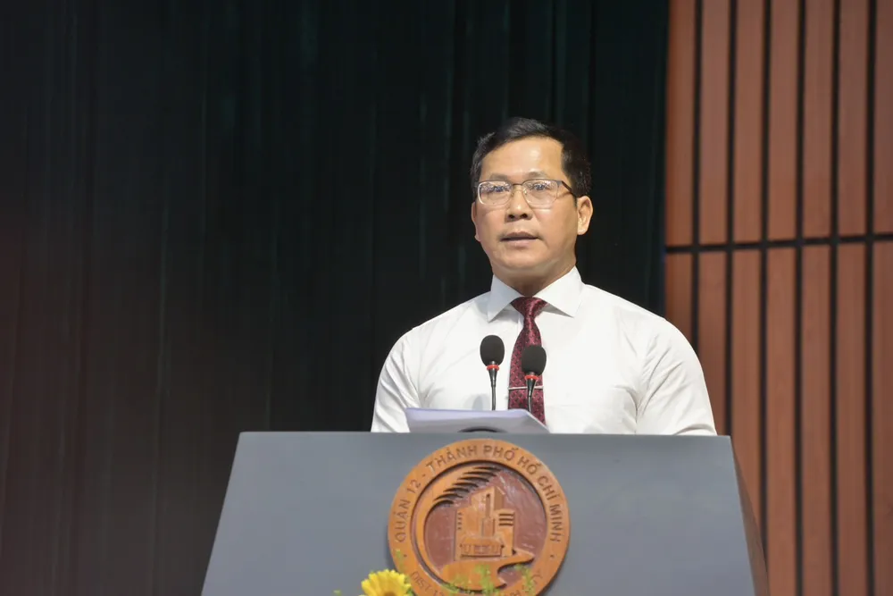 Bí thư Quận ủy quận 12 Trần Hoàng Danh phát biểu. Ảnh: CAO THĂNG