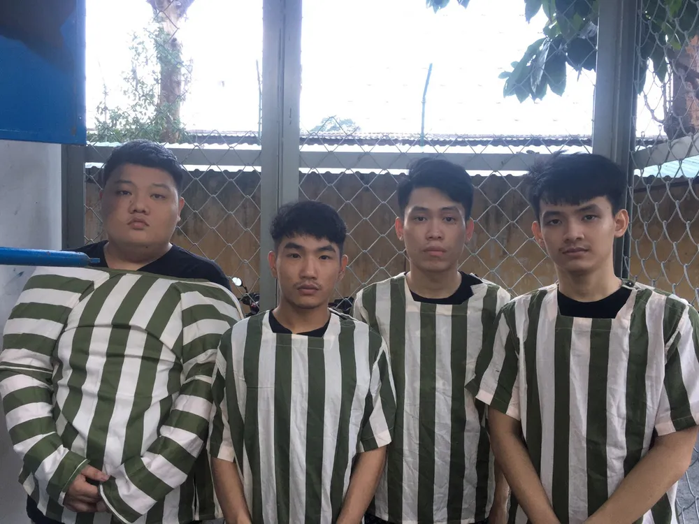 Nhóm đối tượng tại công an