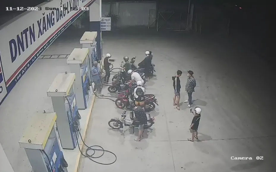 Hình ảnh nhóm đối tượng được camera ghi nhận Hình ảnh nhóm đối tượng được camera ghi nhận