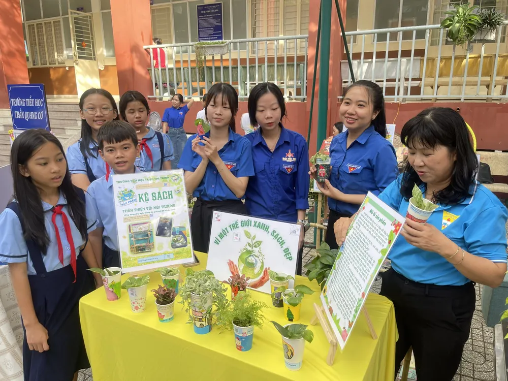 Gần 100 sản phẩm của 93 đơn vị tham gia liên hoan các hoạt động khoa học - công nghệ và đổi mới sáng tạo trên địa bàn quận 10 lần thứ 5 - 2023 Gần 100 sản phẩm của 93 đơn vị tham gia liên hoan các hoạt động khoa học - công nghệ và đổi mới sáng tạo trên địa bàn quận 10 lần thứ 5 - 2023