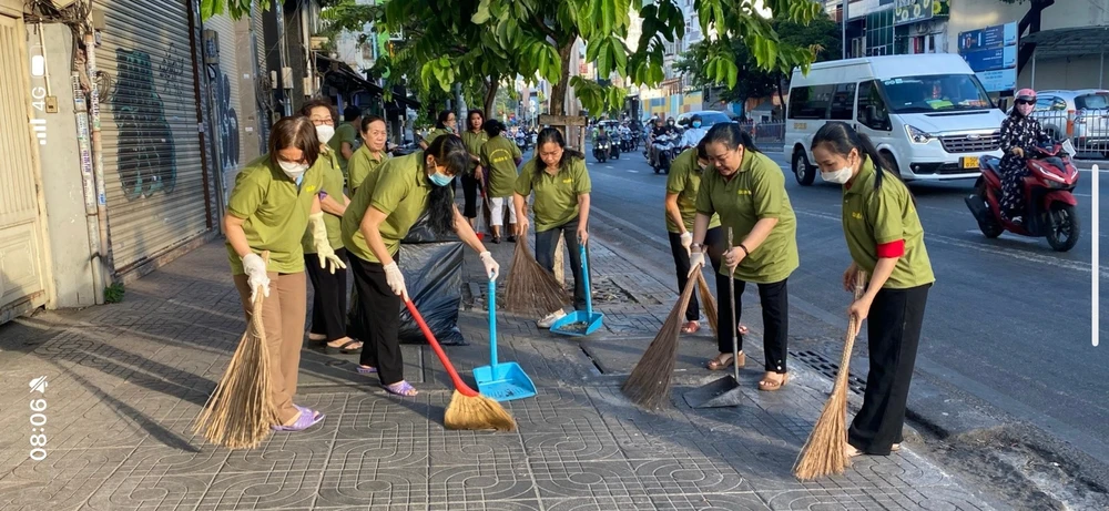 Quận 5 tổng vệ sinh môi trường, trồng cây xanh trên địa bàn 