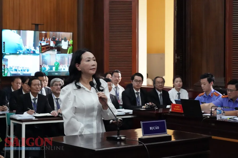 Trương Mỹ Lan (Chủ tịch HĐQT Tập đoàn Vạn Thịnh Phát) tại phiên tòa. Ảnh: HOÀNG HÙNG z5224532060904-a9a6802e7aa292dd20500083a38205ad-4895-9665.jpg