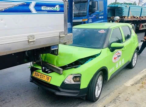 Hiền tông vào đuôi xe tải ở tỉnh Long An z6055389758254_80b13d06b743d427e3679c85e267cda0.jpg