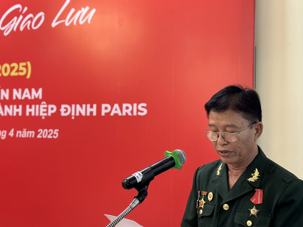 Ông Bùi Chí Vình phát biểu tại buổi gặp mặt tempImageTo7XW0.jpg