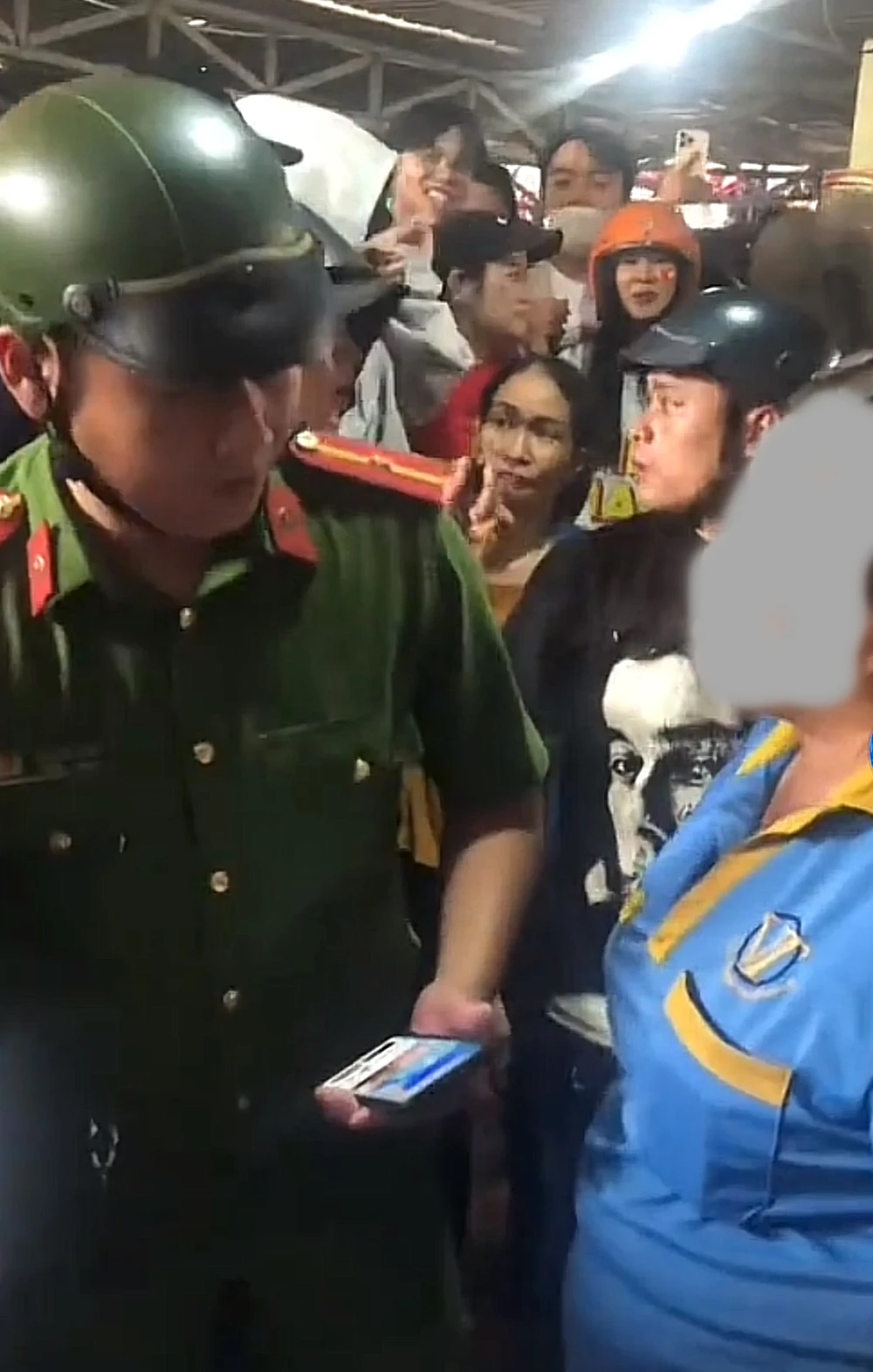 Công an có mặt tại bãi giữ xe IMG_2775.jpg