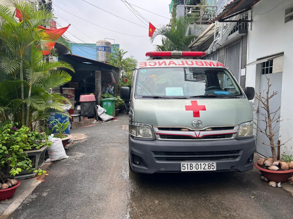 Xe lực lượng chức năng tại gần hiện trường z6590129076690_2c9b0557965ce7a98fd89cd0ca4c8d02.jpg