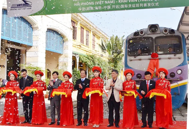 Lễ khai trương tàu hàng chuyên tuyến Hải Phòng - Khai Viễn