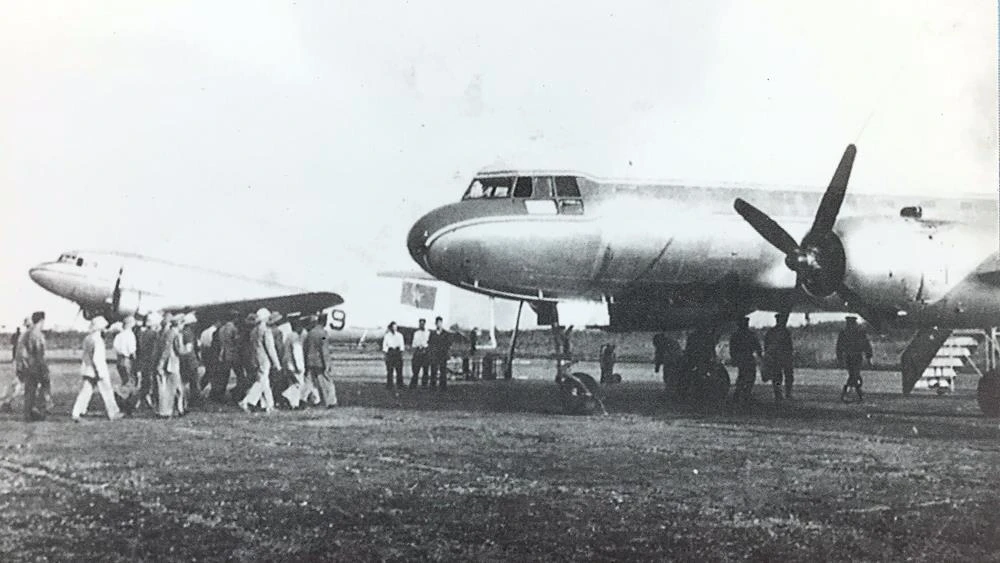 IL-14 là một trong những chiếc máy bay đầu tiên của Trung đoàn Không quân vận tải 919