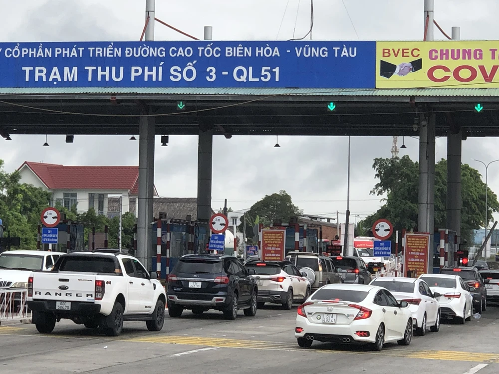 Trạm thu phí trên QL51