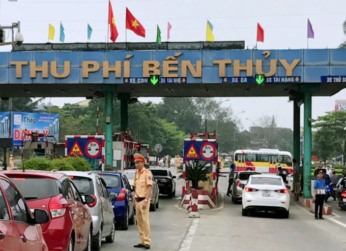 Trạm thu phí Bến Thủy thường xuyên bị lỗi hệ thống thu phí không dừng