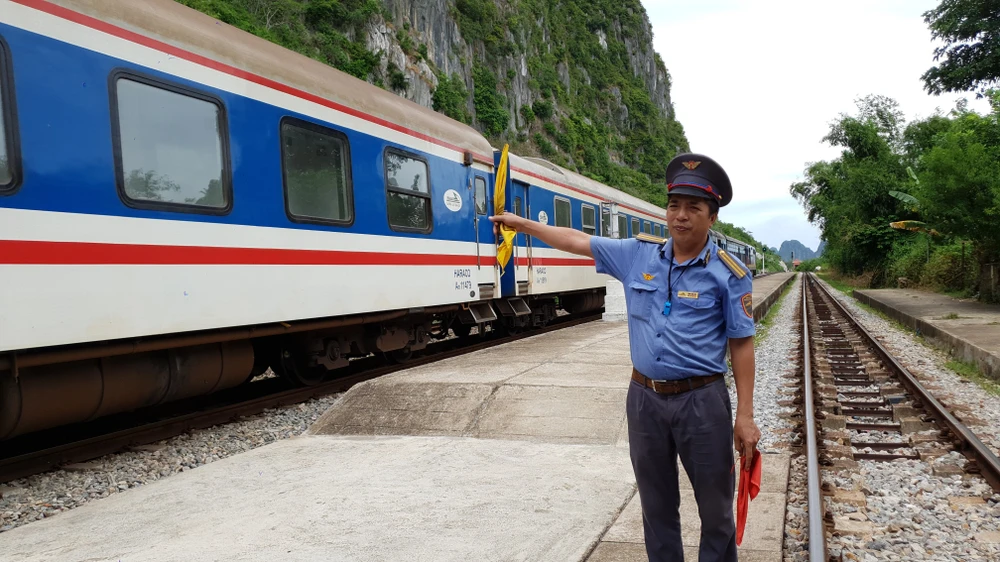 Công bố đường dây nóng tiếp nhận thông tin về an toàn đường sắt