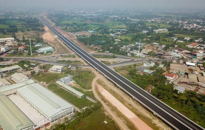 Đề nghị khai thác tạm một số đoạn trên tuyến cao tốc Bến Lức - Long Thành từ tháng 11-2024