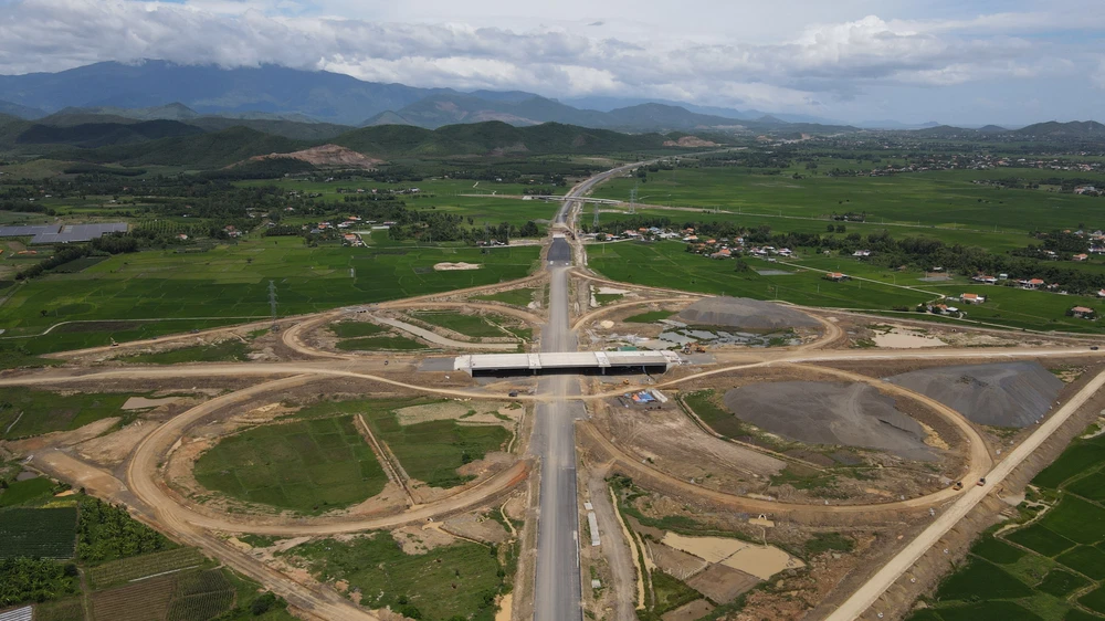 Nút giao cao tốc Khánh Hòa - Buôn Ma Thuột