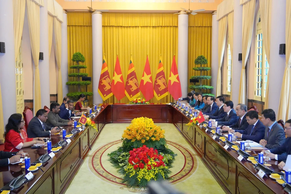 Hội đàm trong khuôn khổ chuyến thăm cấp Nhà nước đến Việt Nam của Tổng thống Sri Lanka Anura Kumara Dissanayaka. Ảnh: ĐỖ TRUNG Hoi dam 1.jpg
