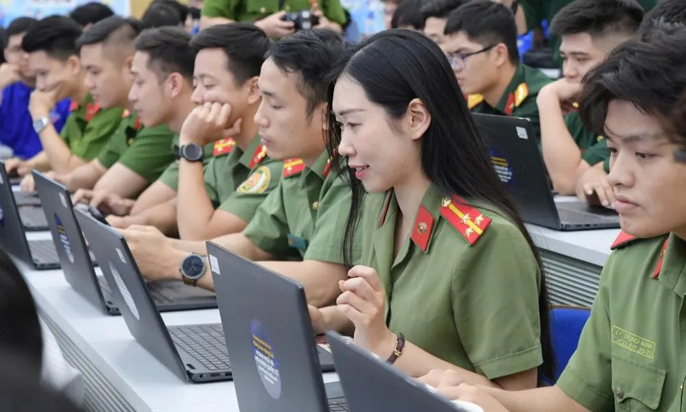Armed forces youth respond to the contest Phat dong 2.jpg