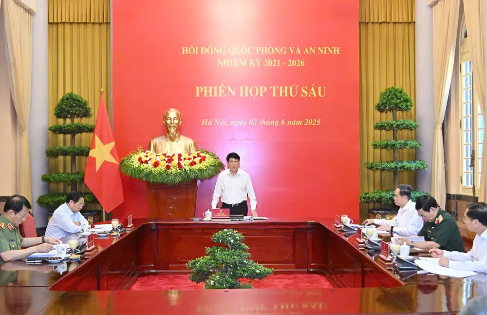 Chủ tịch nước Lương Cường chủ trì phiên họp. Ảnh: VIẾT CHUNG Hop hoi dong 1.jpg