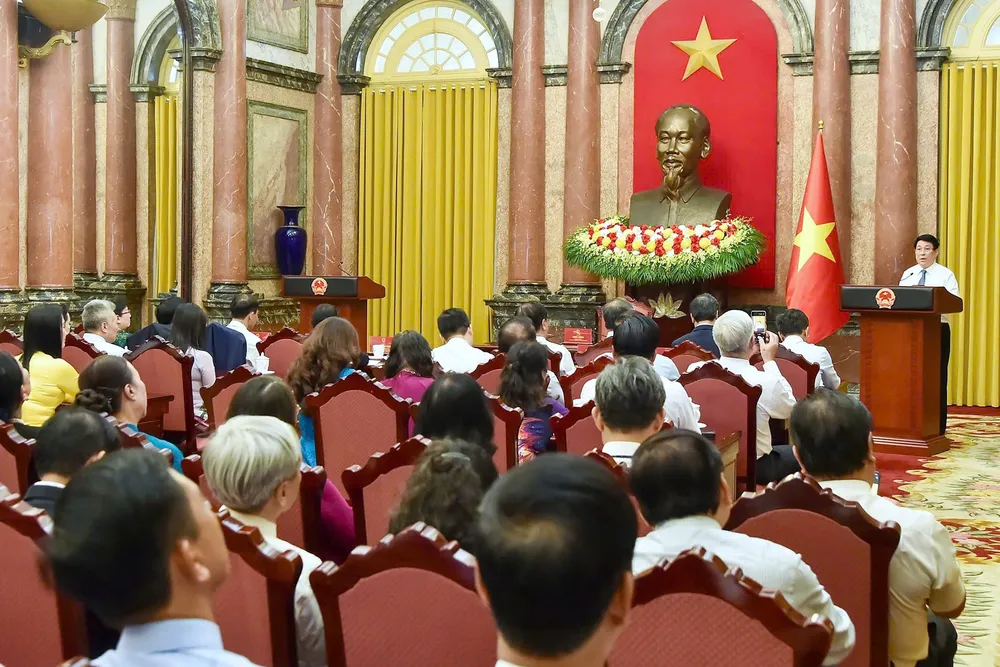 Chủ tịch nước Lương Cường phát biểu tại buổi gặp mặt thân mật đoàn đại biểu cán bộ Hội Khuyến học tiêu biểu toàn quốc, sáng 10-7. Ảnh: VIẾT CHUNG Khuyen hoc 3.jpg