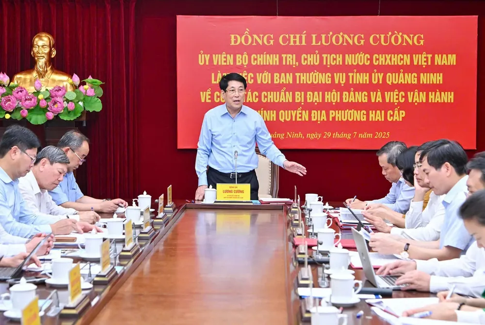 Chủ tịch nước Lương Cường làm việc với Ban Thường vụ Tỉnh ủy Quảng Ninh. Ảnh: VIẾT CHUNG 1000007004.jpg