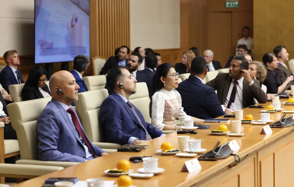 Hơn 80 đại sứ, phó đại sứ, đại biện, đại diện các nước, tổ chức quốc tế tại Hà Nội đã tham dự buổi gặp mặt. Ảnh: QUANG PHÚC. 1000007068.jpg
