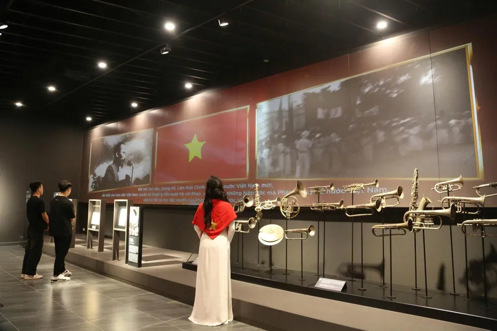 Không gian thực tế ảo tái hiện khoảnh khắc Chủ tịch Hồ Chí Minh đọc Tuyên ngôn Độc lập, khai sinh ra nước Việt Nam Dân chủ Cộng hòa 1000007302.jpg