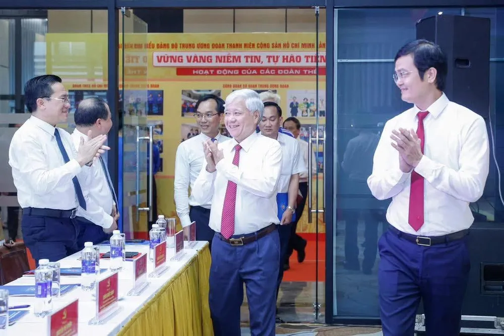 Đồng chí Đỗ Văn Chiến, Chủ tịch Ủy ban Trung ương MTTQ Việt Nam đến dự Đại hội Đảng bộ Trung ương Đoàn 1000007332.jpg