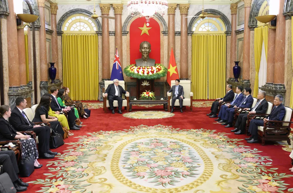 Chủ tịch nước Lương Cường tiếp Chủ tịch Quốc hội New Zealand Gerry Brownlee chiều 29-8. Ảnh: QUANG PHÚC 1000008228.jpg