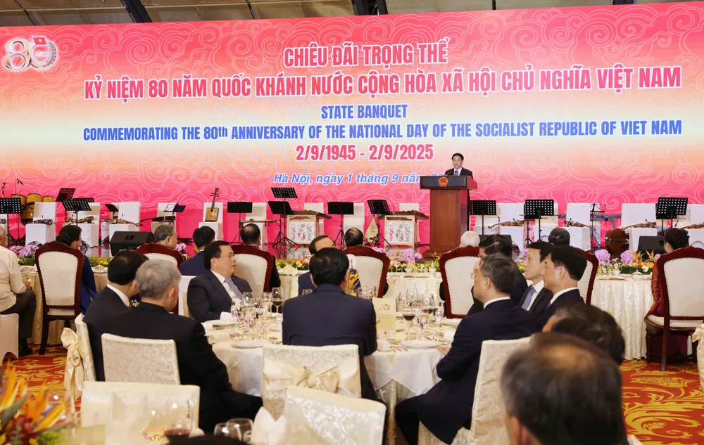 Các đại biểu tại lễ chiêu đãi trọng thể, chiều 1-9. Ảnh: QUANG PHÚC 1000008389.jpg