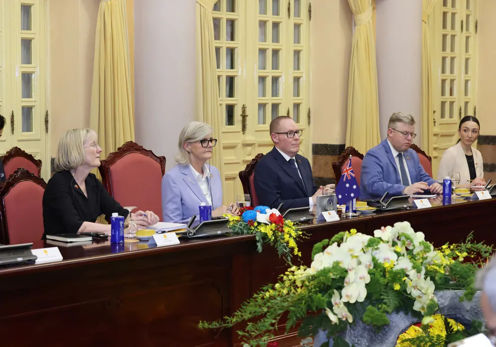 Toàn quyền Australia Sam Mostyn và đoàn cấp cao Australia tại tọa đàm, chiều 10-9. Ảnh: QUANG PHÚC. 1000009201.jpg