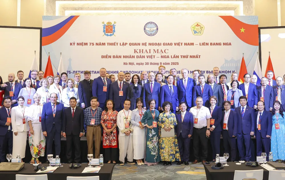 Các đại biểu tham dự lễ kỉ niệm 75 năm thiết lập quan hệ ngoại giao Việt Nam - Liên bang Nga (30-1-1950 – 30-1-2025) và Diễn đàn Nhân dân Việt - Nga lần thứ nhất. Ảnh: VIẾT CHUNG 1000011271.jpg
