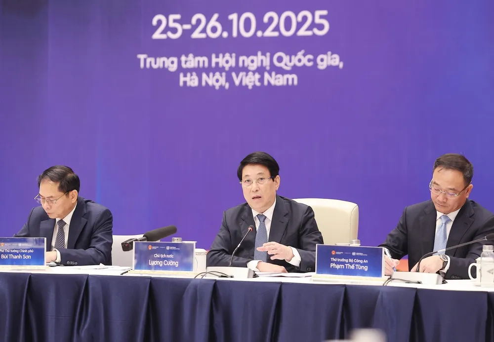 Chủ tịch nước Lương Cường phát biểu chỉ đạo tại cuộc tổng duyệt, sáng 23-10 CTN3.jpg