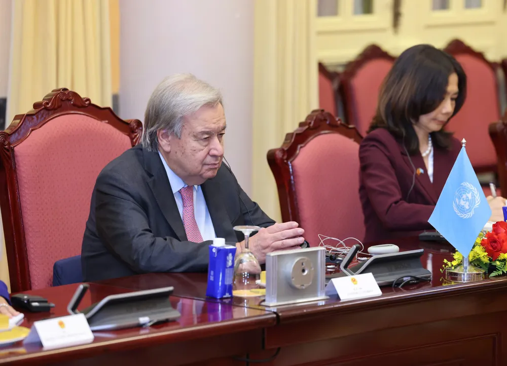 Chủ tịch nước Lương Cường và Tổng Thư ký Liên Hợp Quốc António Guterres đã tiến hành hội đàm chiều 24-10. Ảnh: QUANG PHÚC 1000012842.jpg