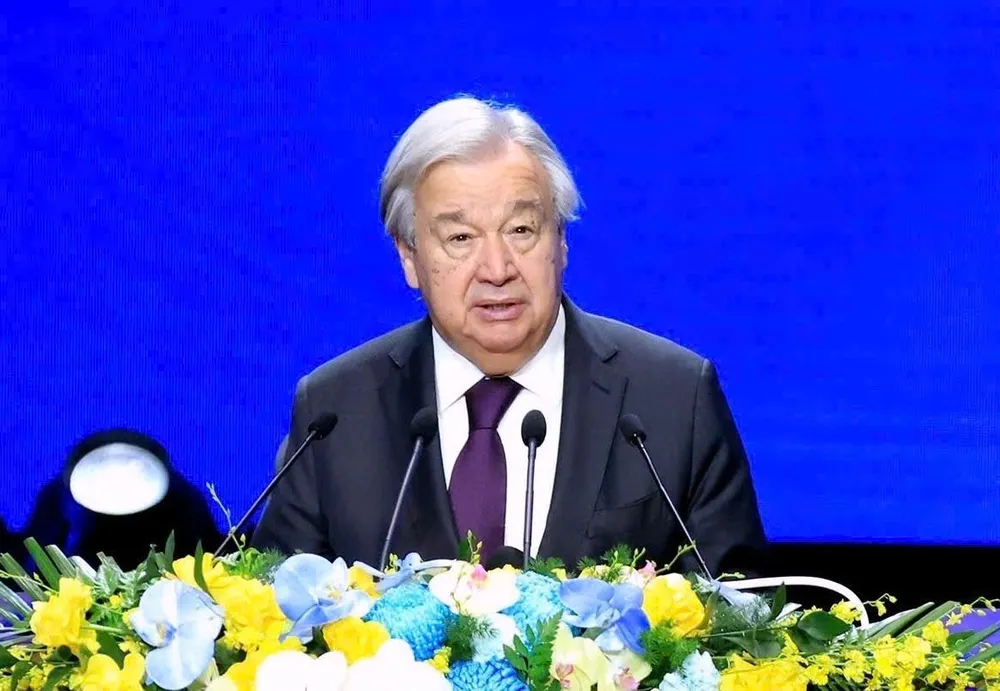 Tổng Thư ký Liên hợp quốc António Guterres phát biểu khai mạc lễ mở ký Công ước Hà Nội, sáng 25-10. Ảnh: QUANG PHÚC 1000012872.jpg