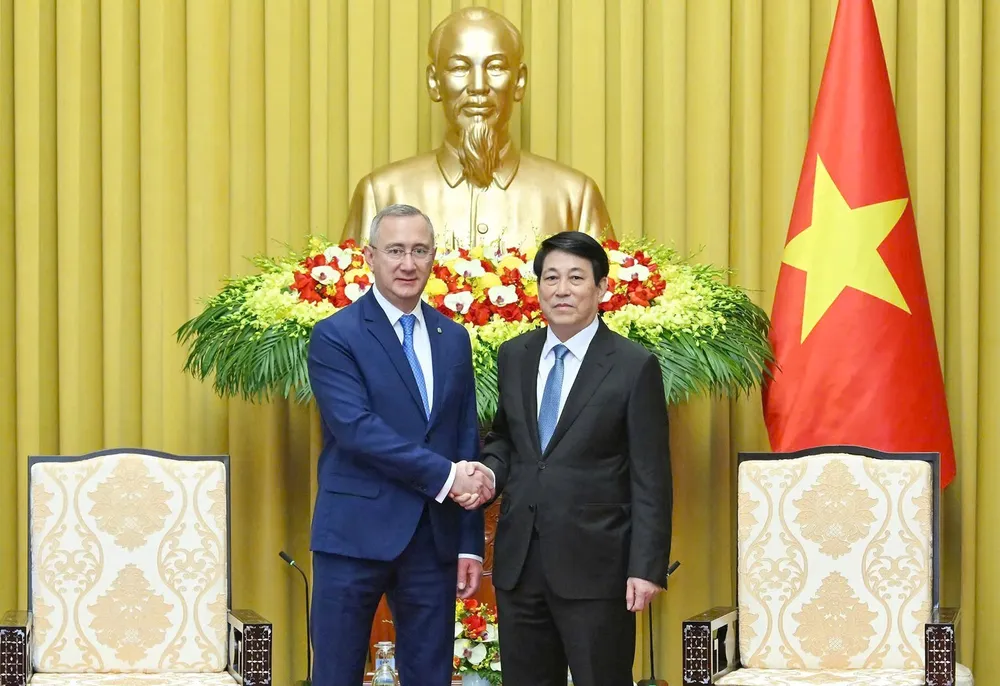 Chủ tịch nước Lương Cường tiếp ông Vladislav Valerievich Shapsha, Thống đốc tỉnh Kaluga, Liên bang Nga. Ảnh: VIẾT CHUNG