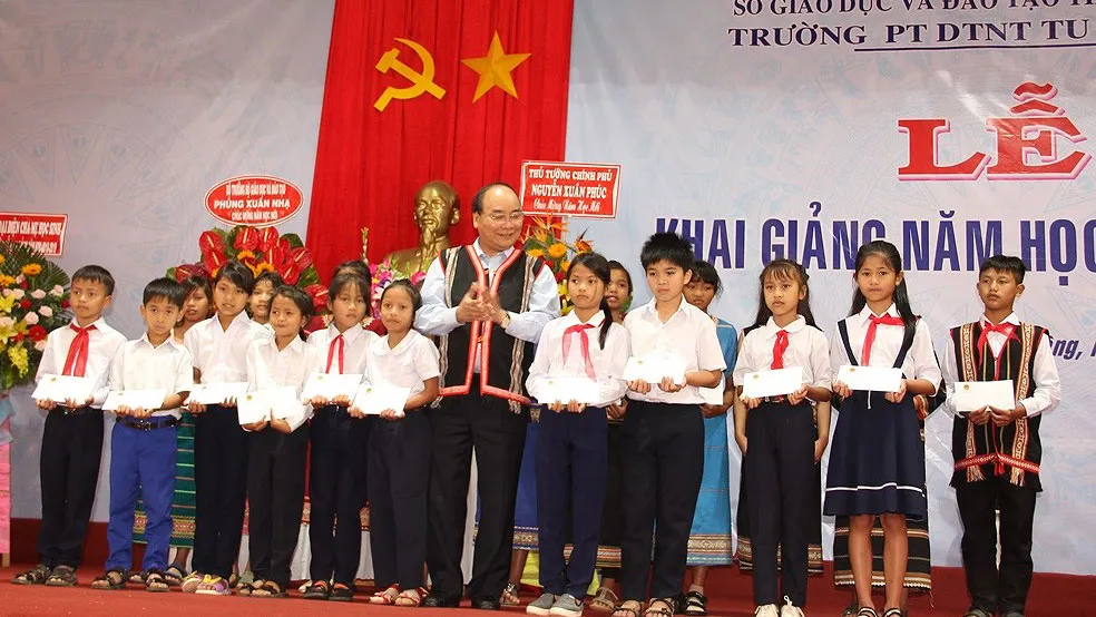 Chủ tịch nước: Phát triển kiến thức toàn diện, mục tiêu hội nhập và đào tạo công dân toàn cầu ảnh 7