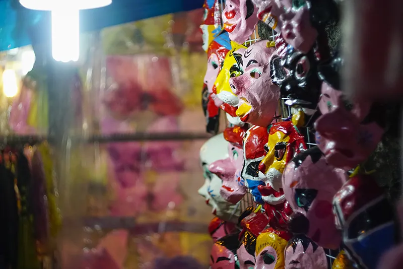 Người Hà Nội chen chúc chơi Trung thu sớm ảnh 7